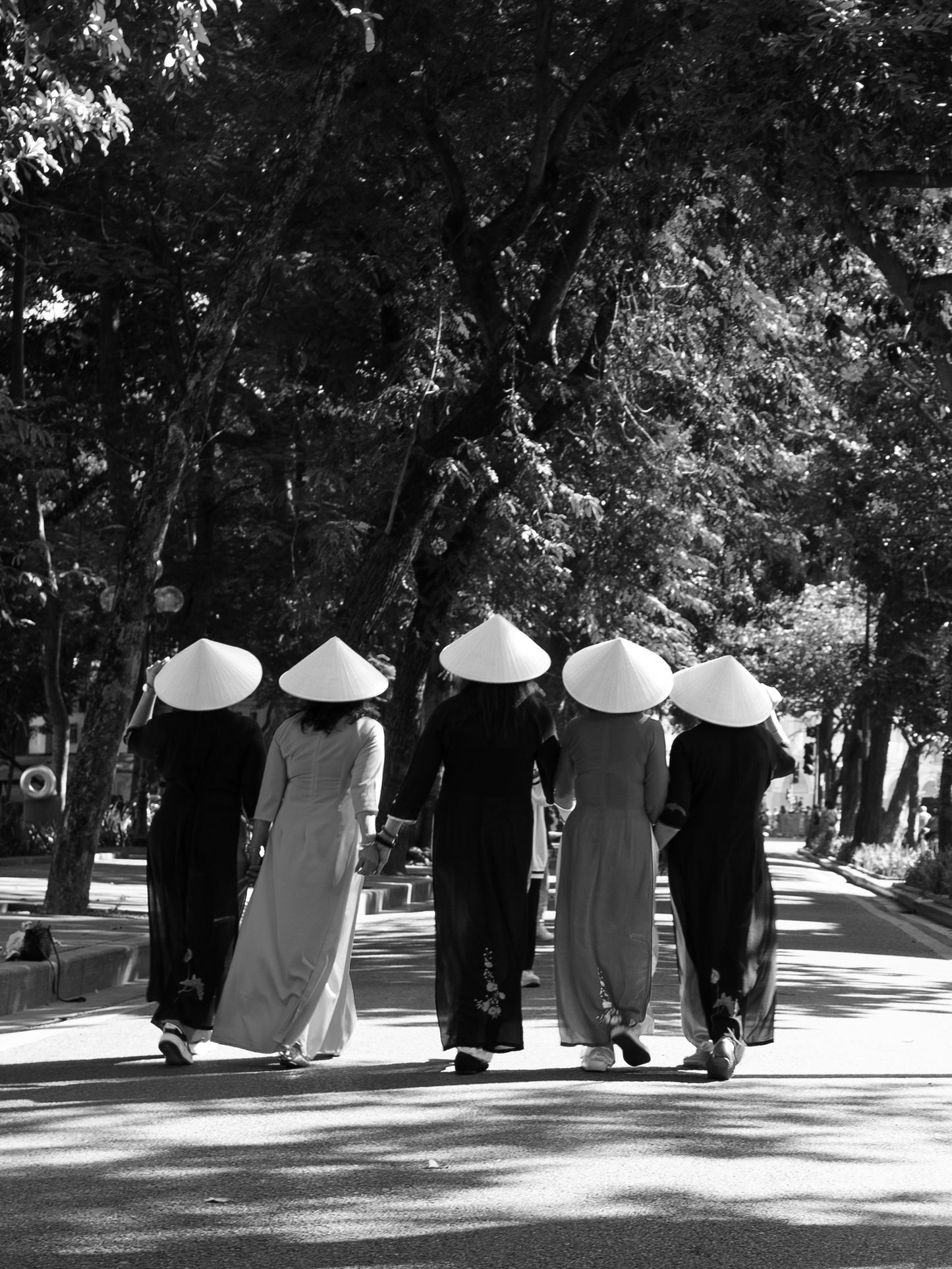 Hoan Kiem Ladies, B&W